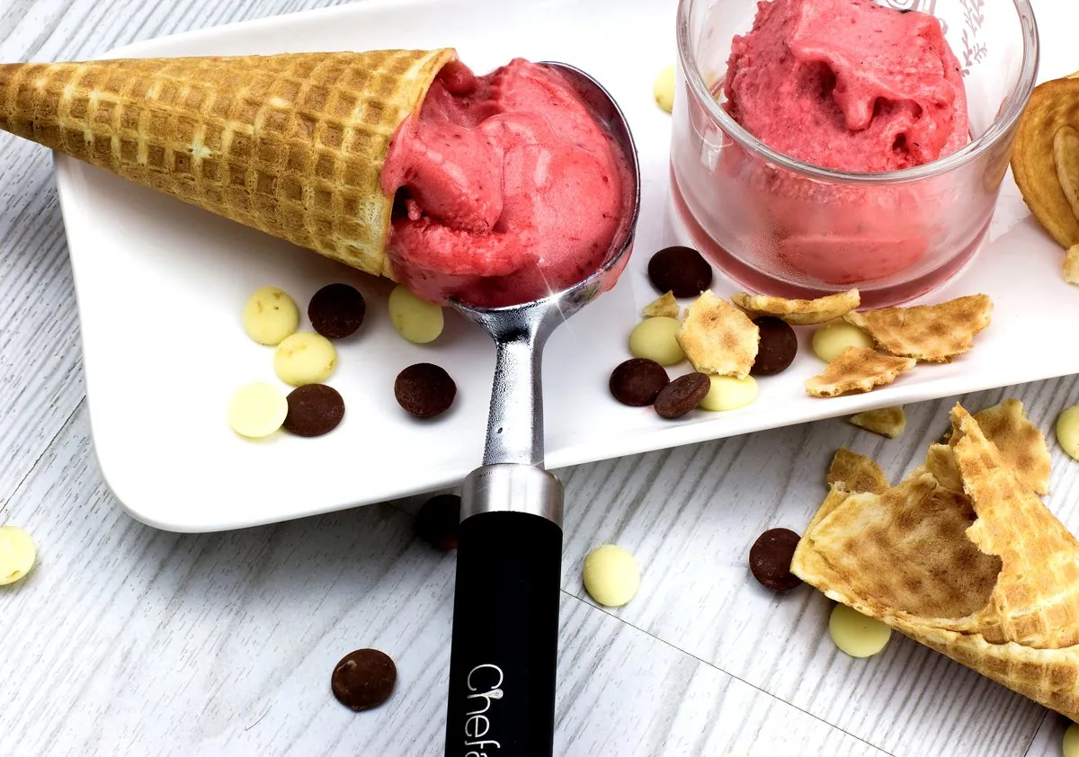 Chefast Ice Cream Scoop – Lifestyle
